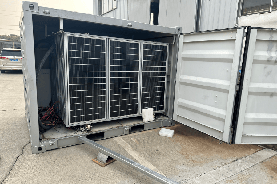 Grid-forming Hybrid Solar-Diesel Systems: Cutting Data Center Emissions & Costs
